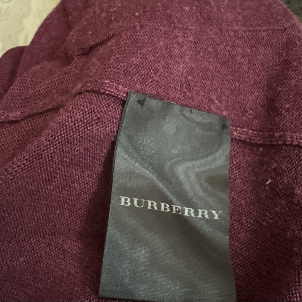 Burberry Sweater - Picture 8 of 9